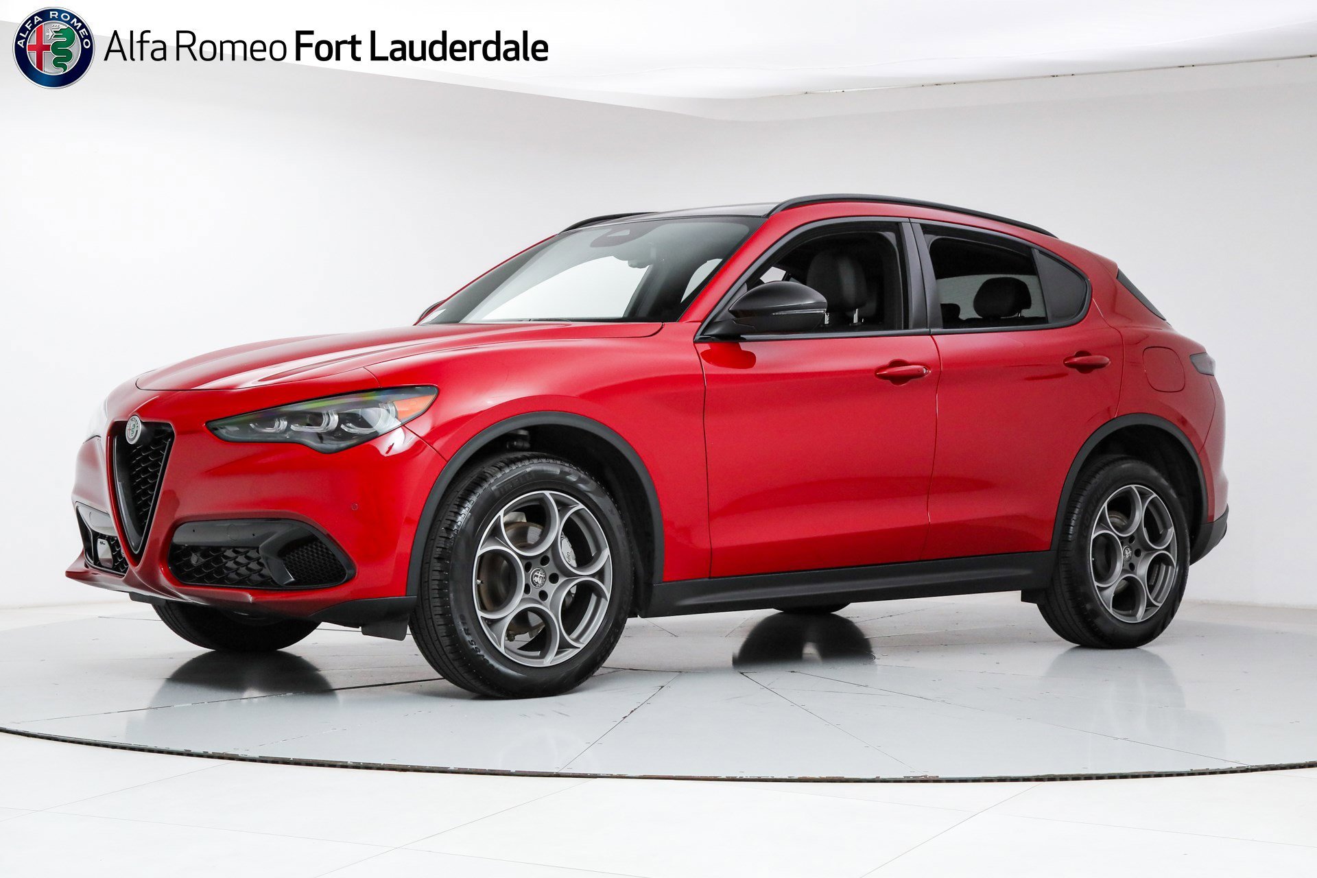 2025 Alfa Romeo Stelvio Base