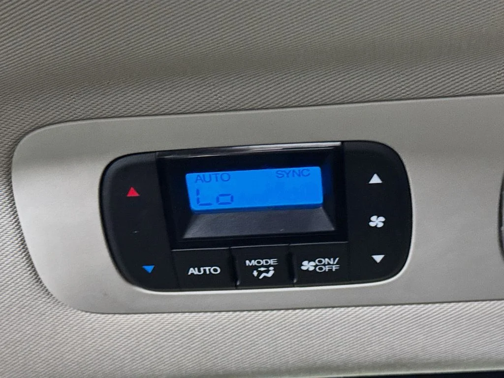 Used 2013 Silver Honda EX-L image 31