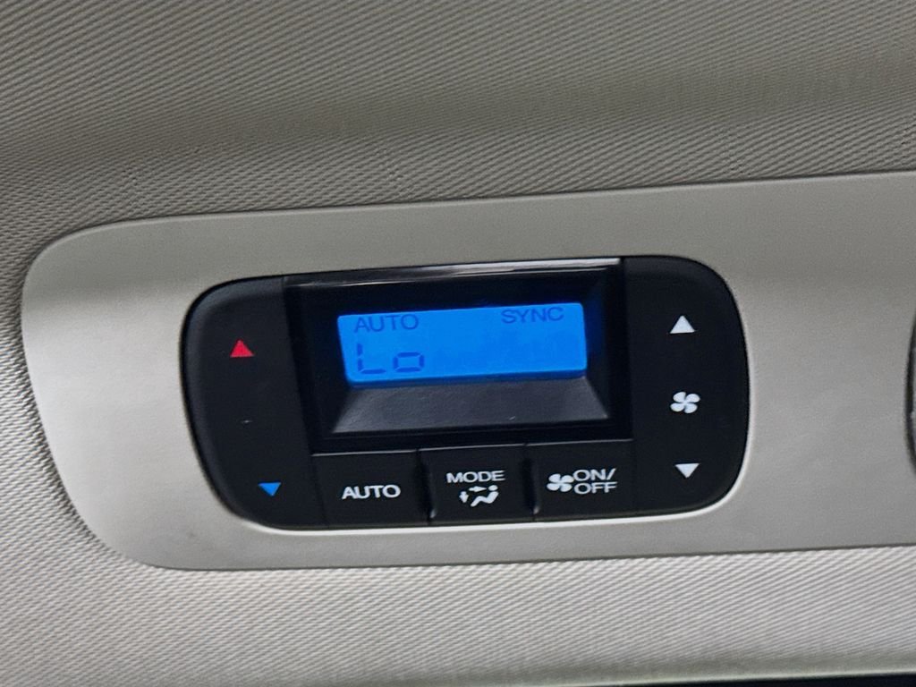 Used 2013 Silver Honda EX-L image 31