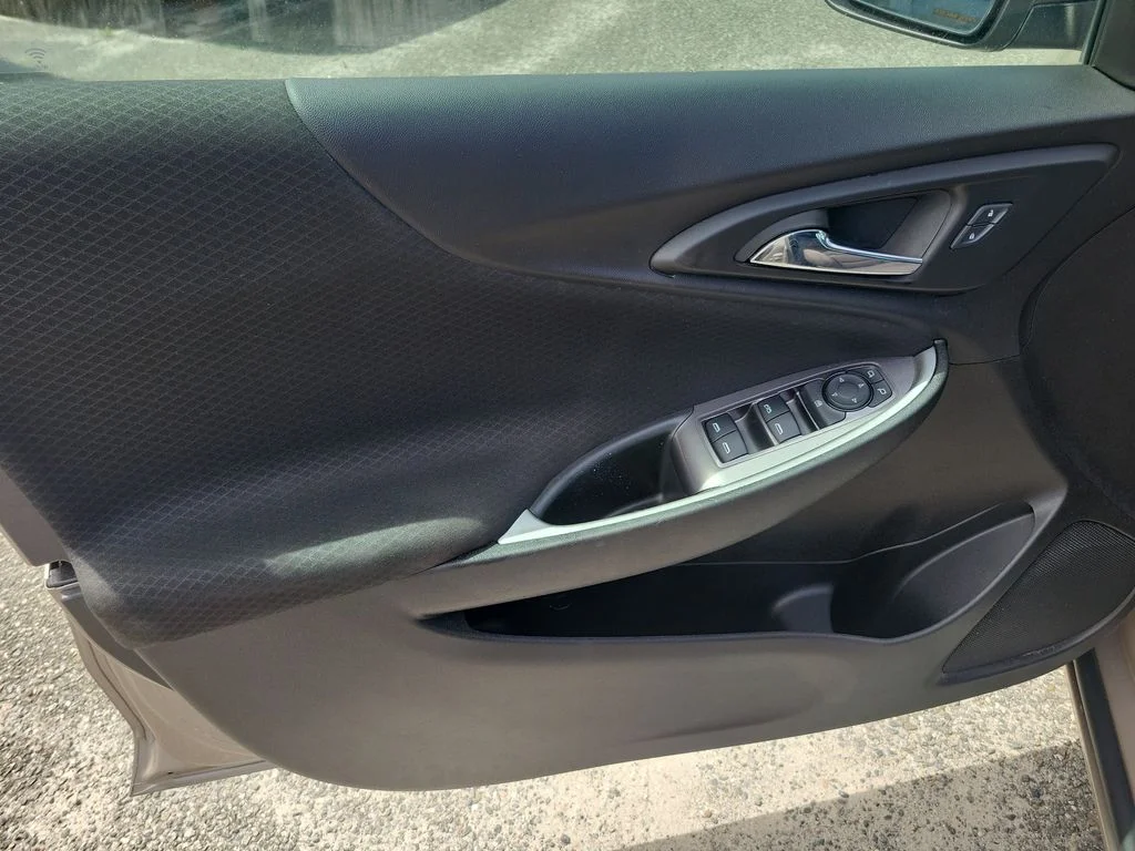 Used 2024 Gray Chevrolet LT image 25