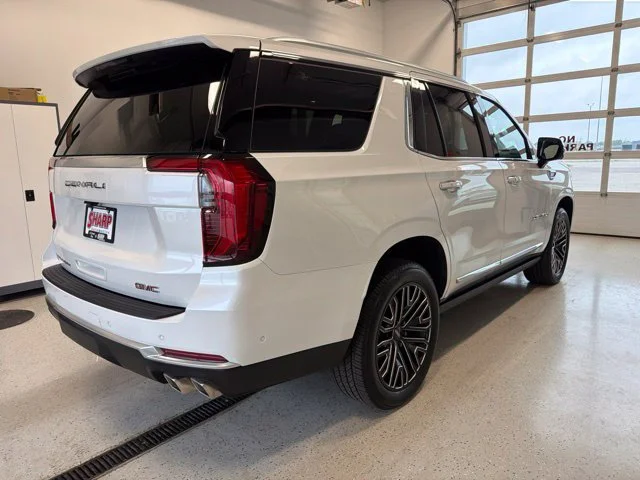 Used 2025 White GMC Denali image 9