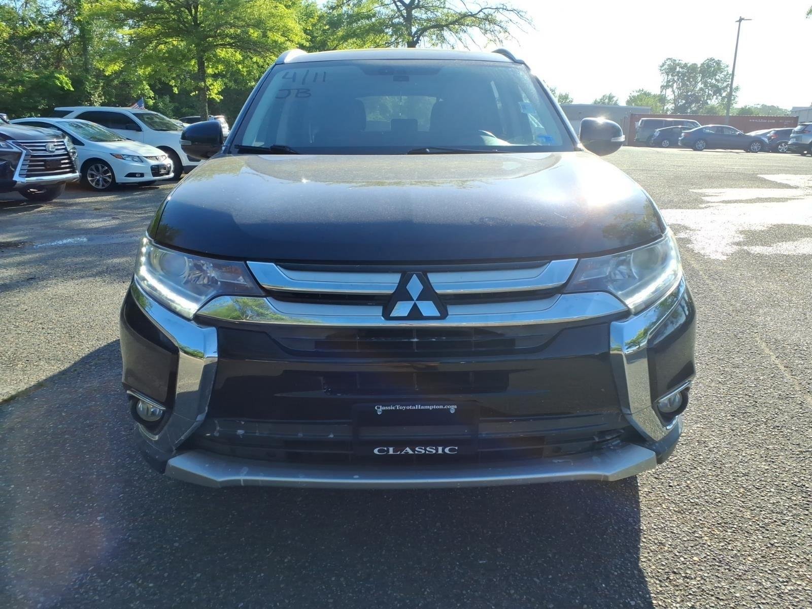 Used 2017 Cosmic Blue Metallic Mitsubishi SEL image 3