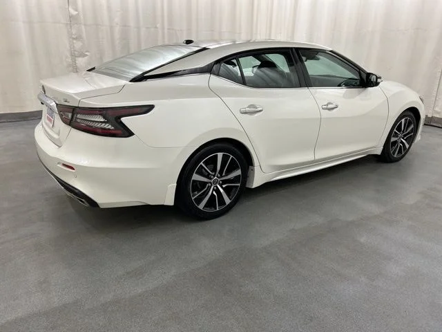 Used 2023  Nissan 3.5 SL image 4