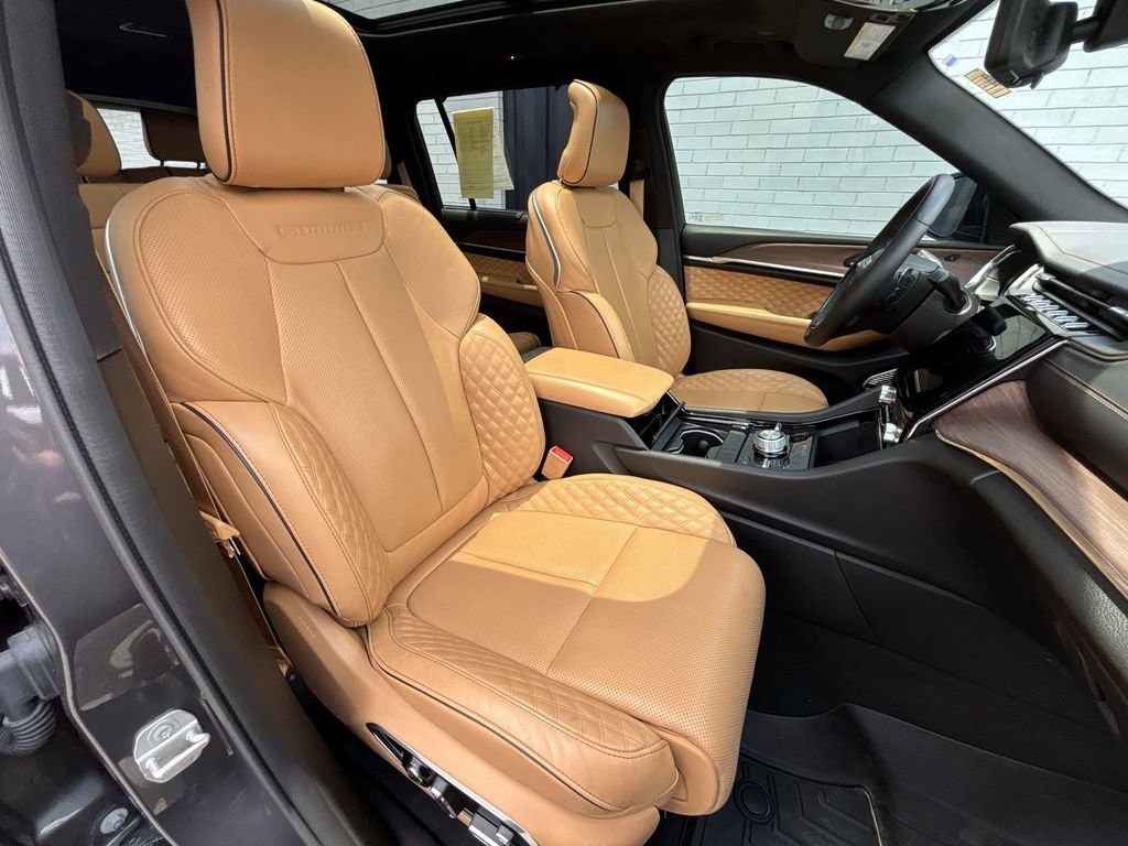 Used 2024 Gray Jeep Summit image 28
