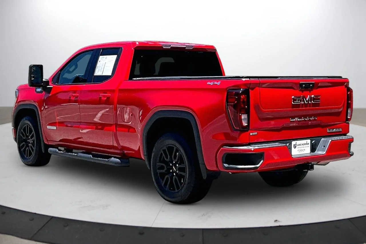 Used 2022 Red GMC Elevation image 7