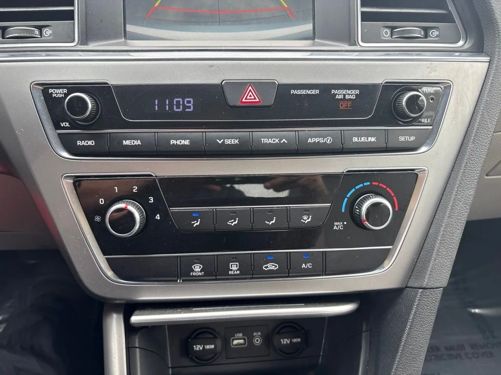 Used 2016 Silver Hyundai SE image 20