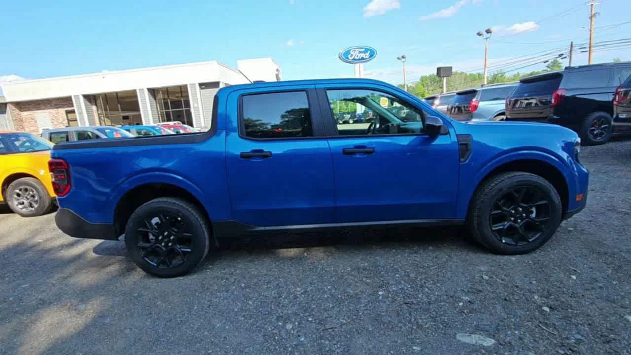 2025 Ford Maverick XLT - Photo 9