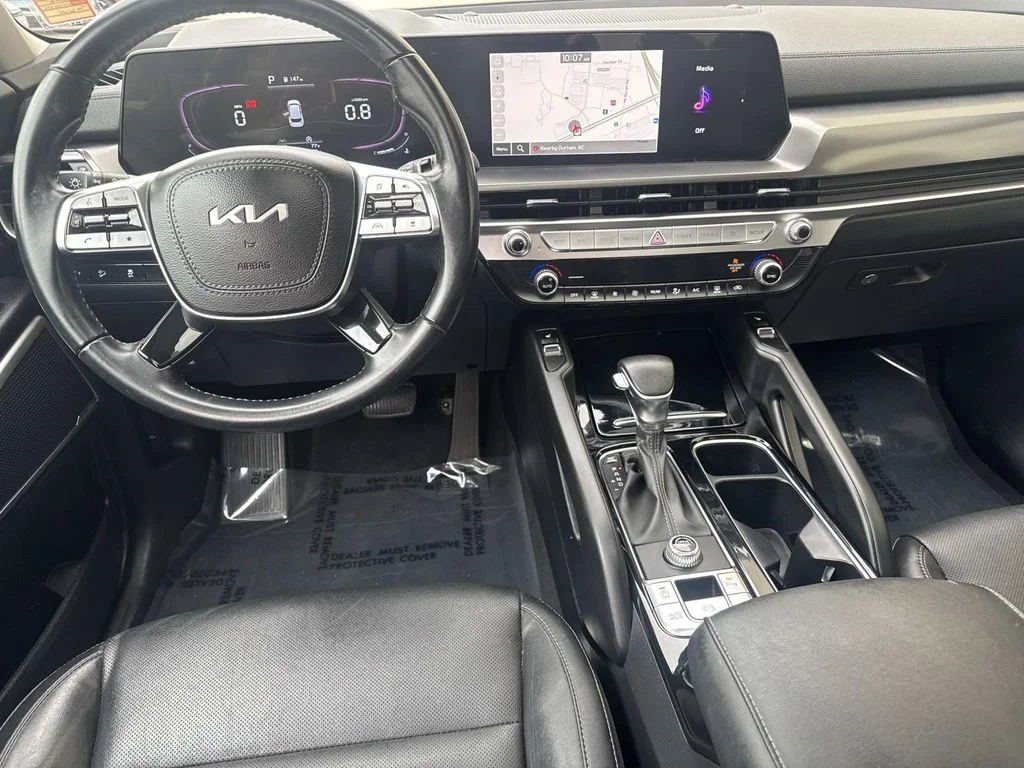 Used 2023 Silver Kia S image 16