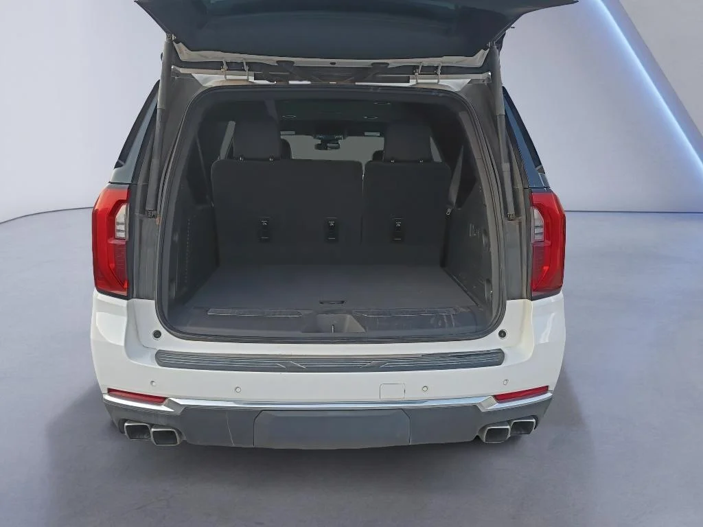 Used 2025 White GMC Denali image 5