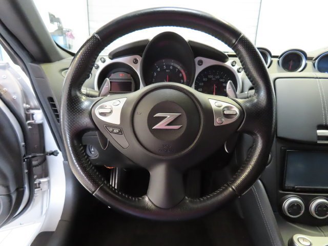 Used 2014 Brilliant Silver Metallic Nissan Base image 8