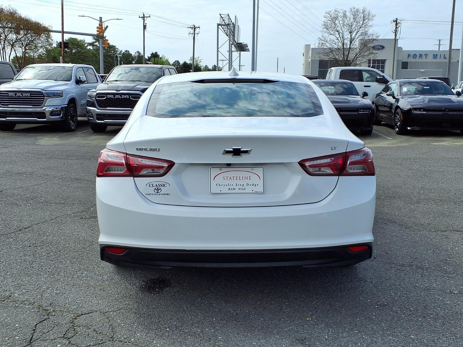 Used 2022 Summit White Chevrolet LT image 9