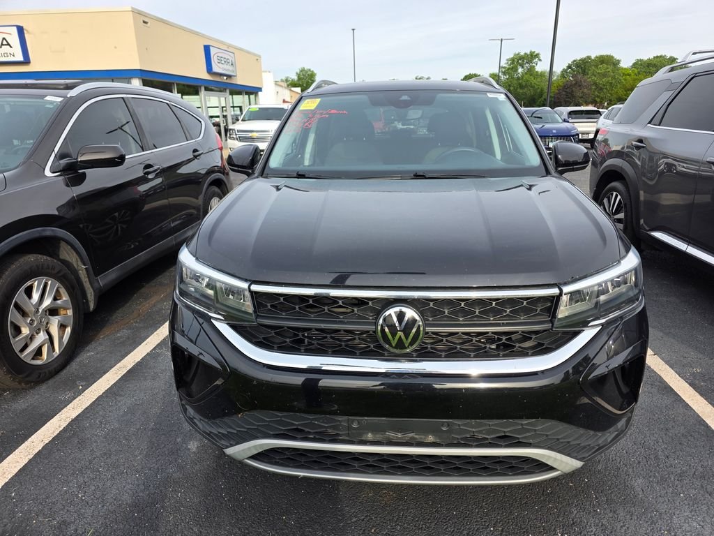2022 Volkswagen Taos 1.5T SE 4Motion's photo