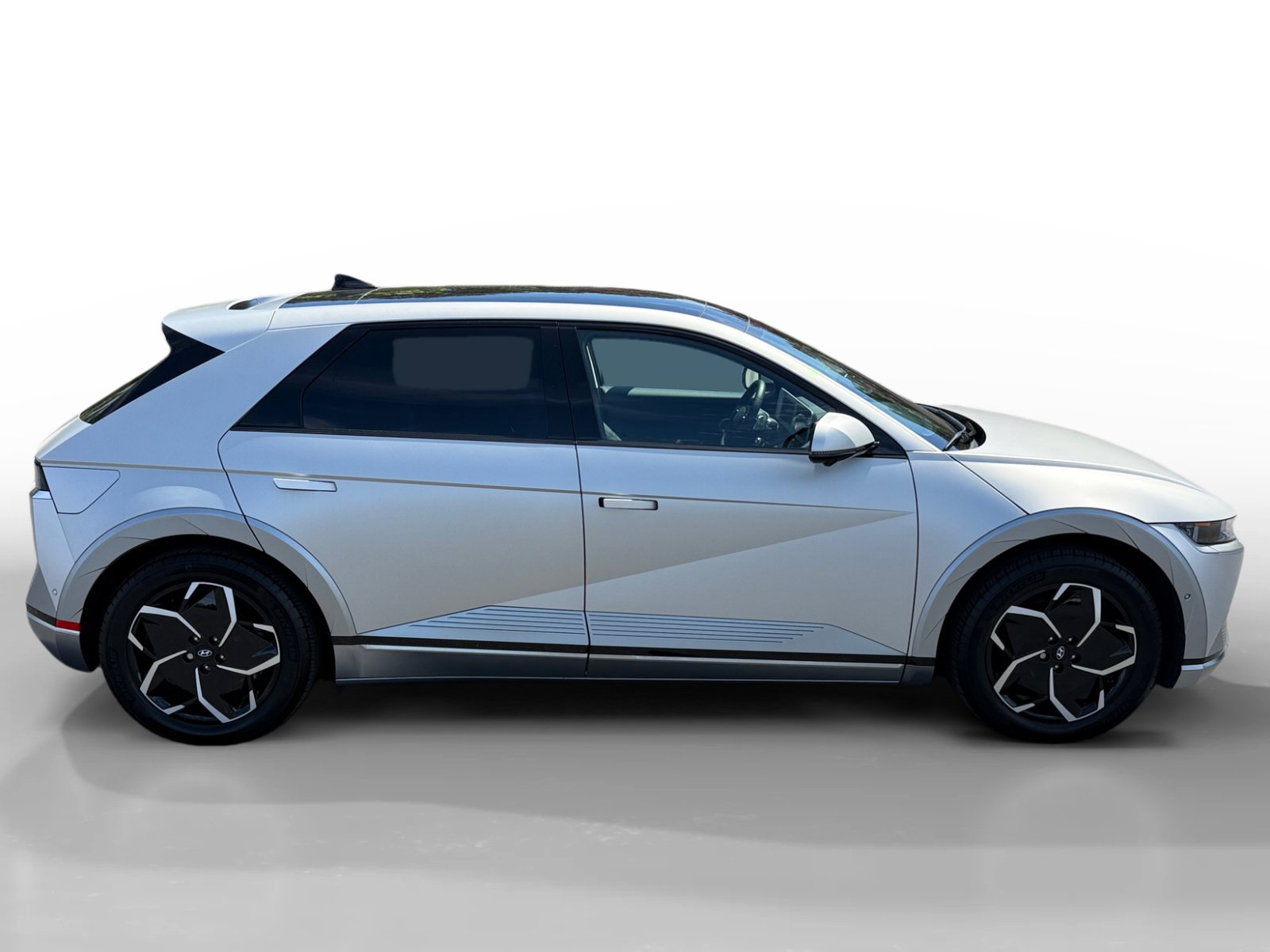Certified Used 2023 Gold Hyundai Limited image 6
