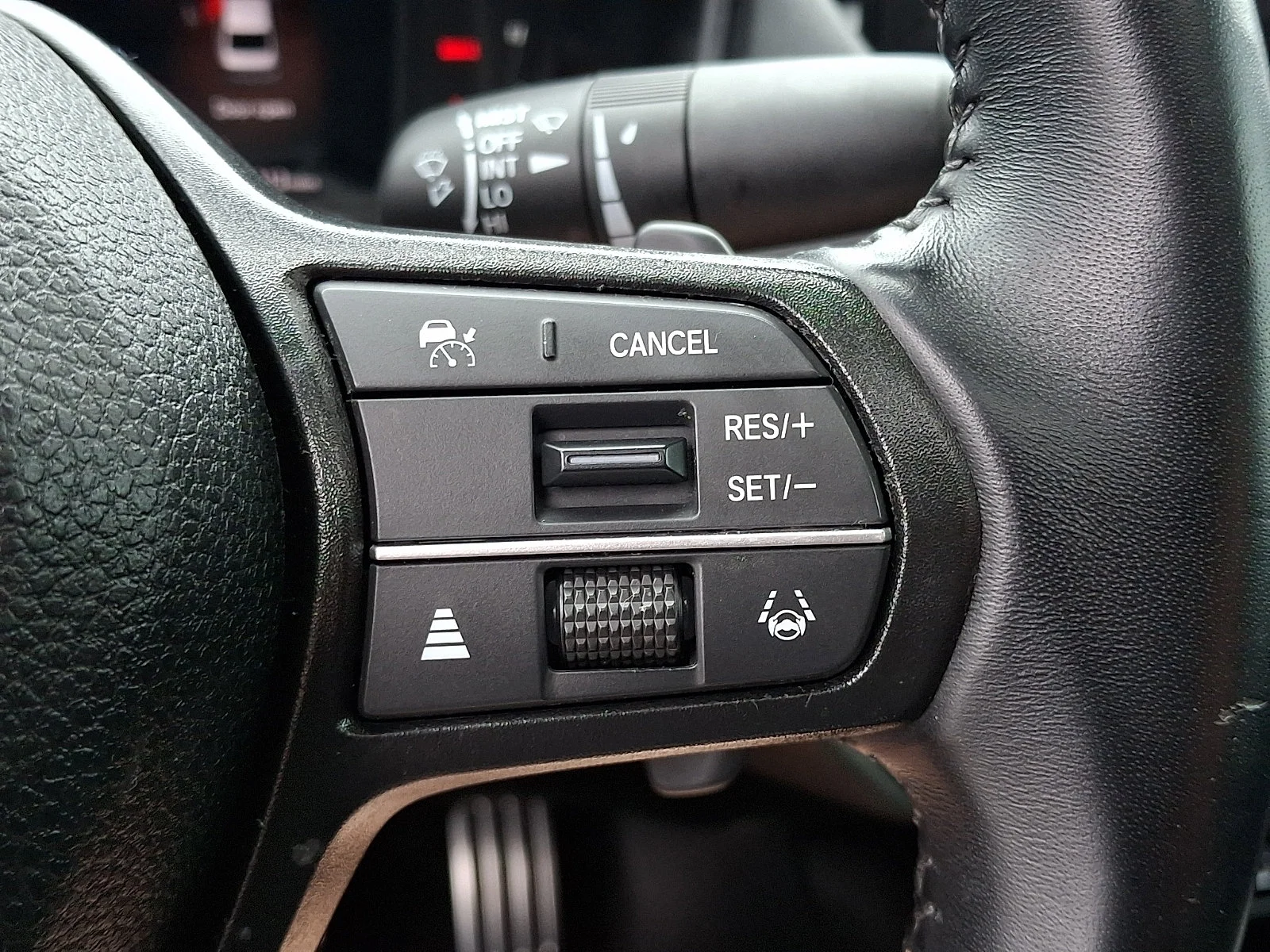 Used 2025 Platinum White Pearl Honda Sport-L image 21
