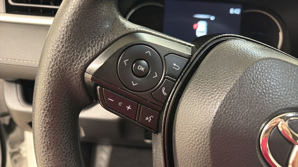 Used 2025 White Toyota XLE image 17