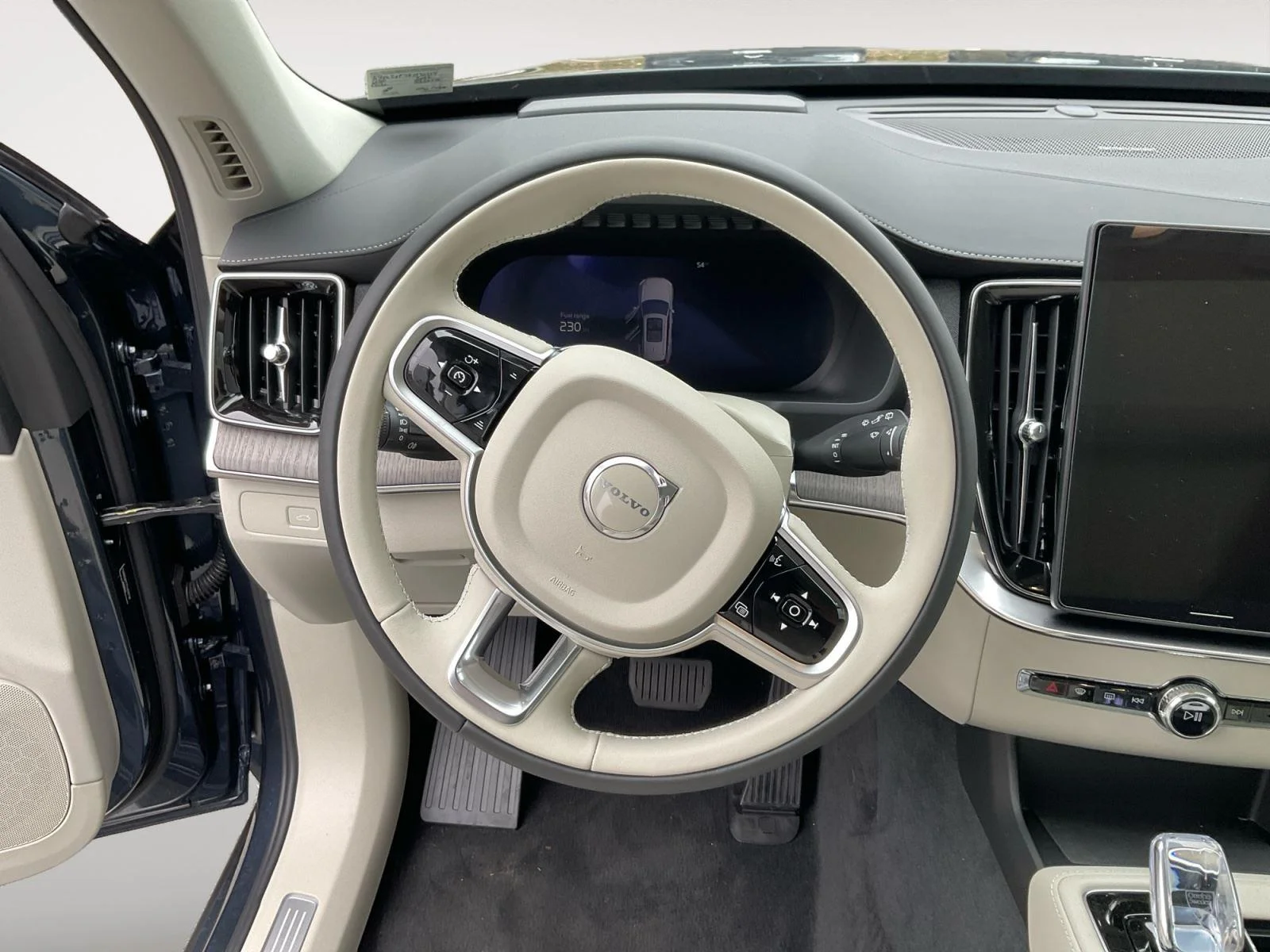 2026 Volvo XC90 Ultra - Photo 12