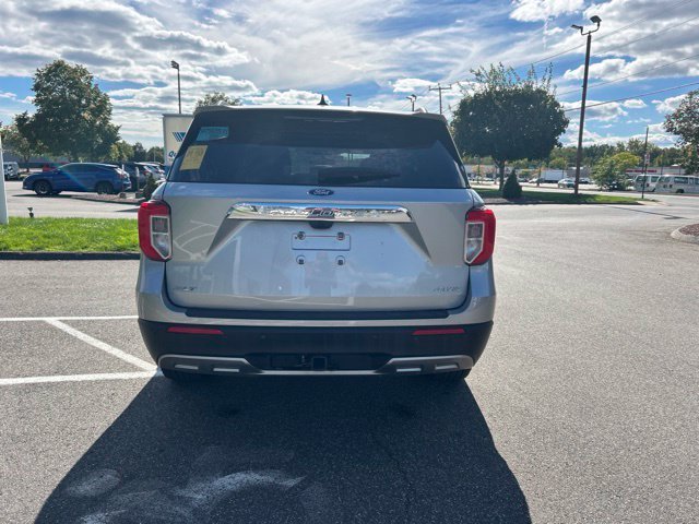 Used 2023 Silver Ford XLT image 6