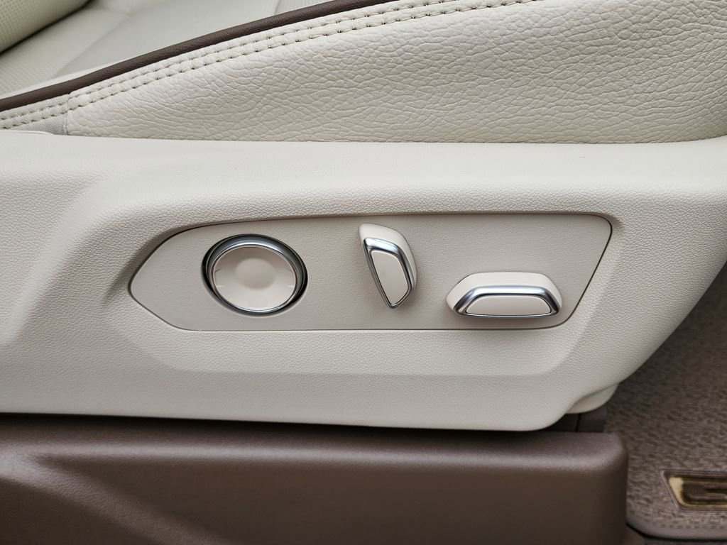 2026 GMC Yukon Denali - Photo 48
