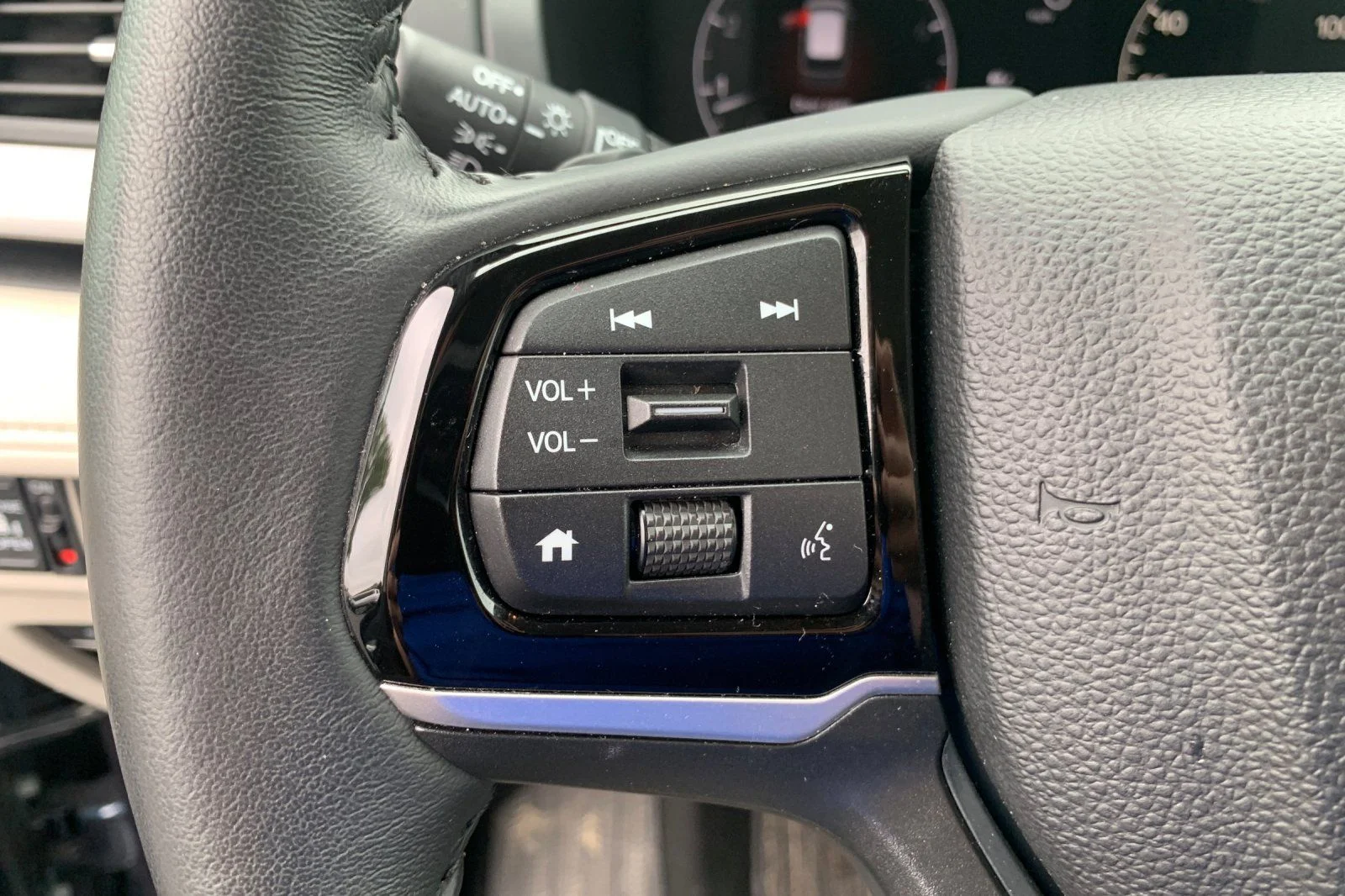 Certified Used 2025 Smoke Blue Pearl Honda EX-L image 29