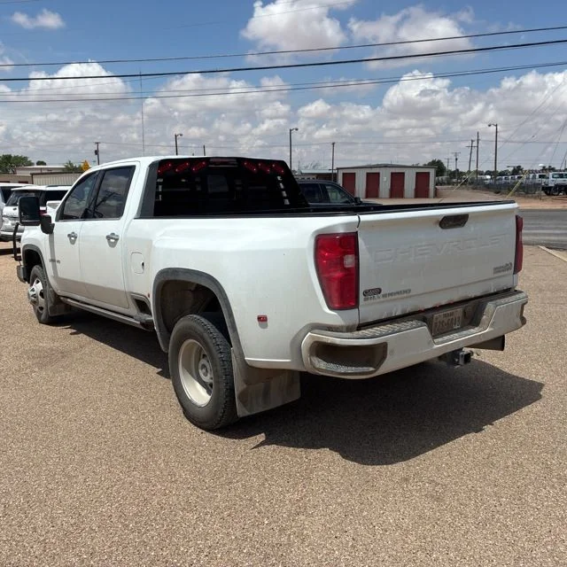 Used 2022 White Chevrolet High Country image 8