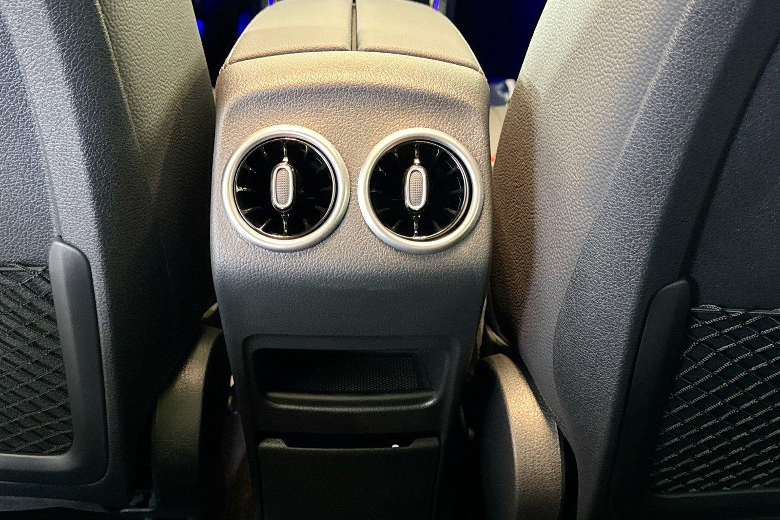 New 2026 Night Black Mercedes-Benz GLB 250 image 23