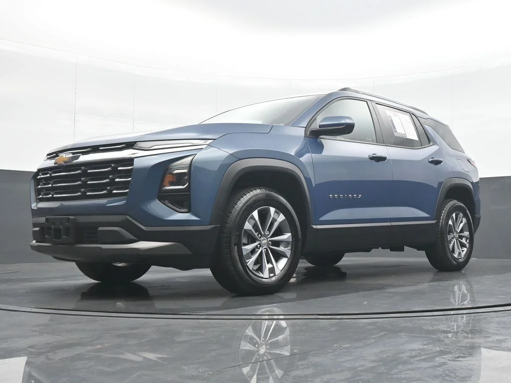 Used 2025 Blue Chevrolet LT image 26