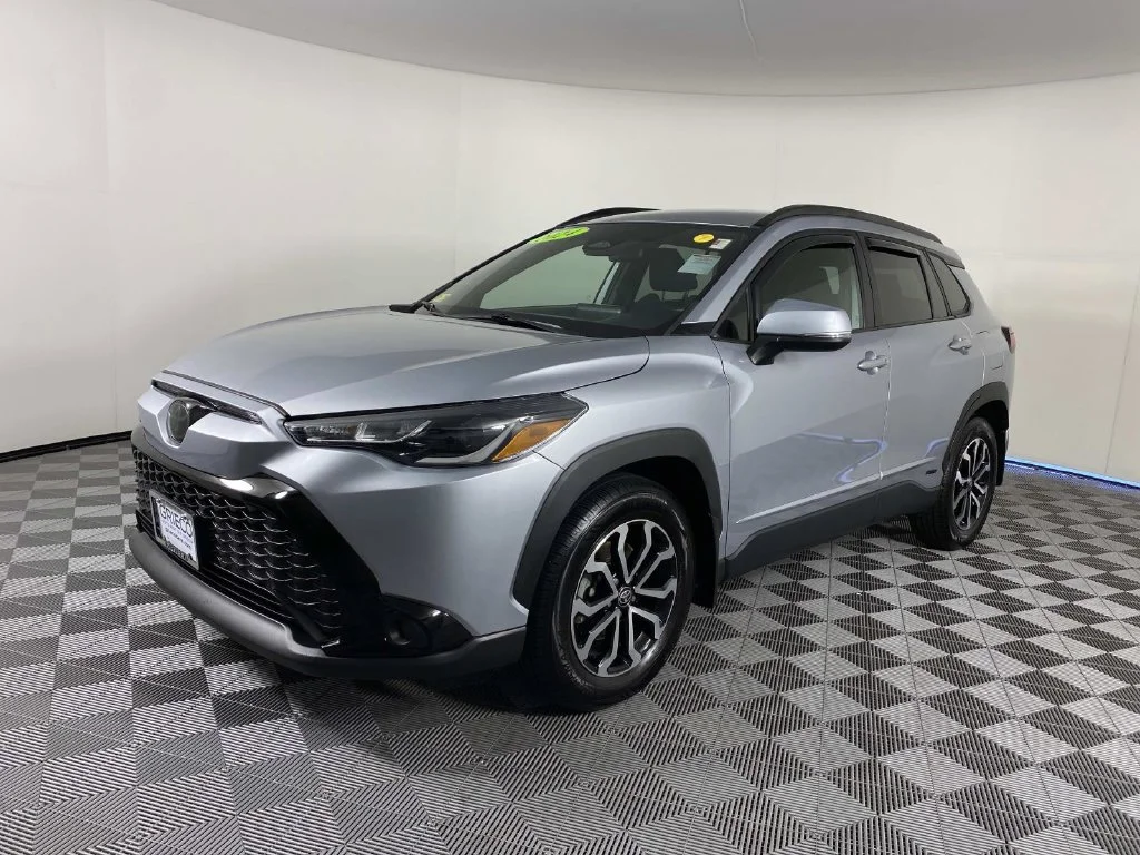 Used 2024 Silver Toyota Hybrid SE image 4