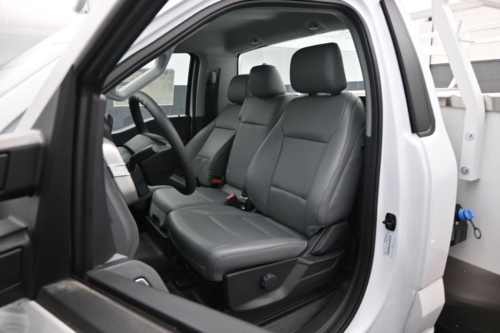 New 2025 Oxford White Ford XL image 8