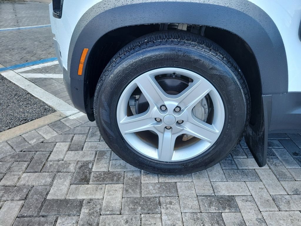 Certified Used 2023 Fuji White Land Rover SE image 12