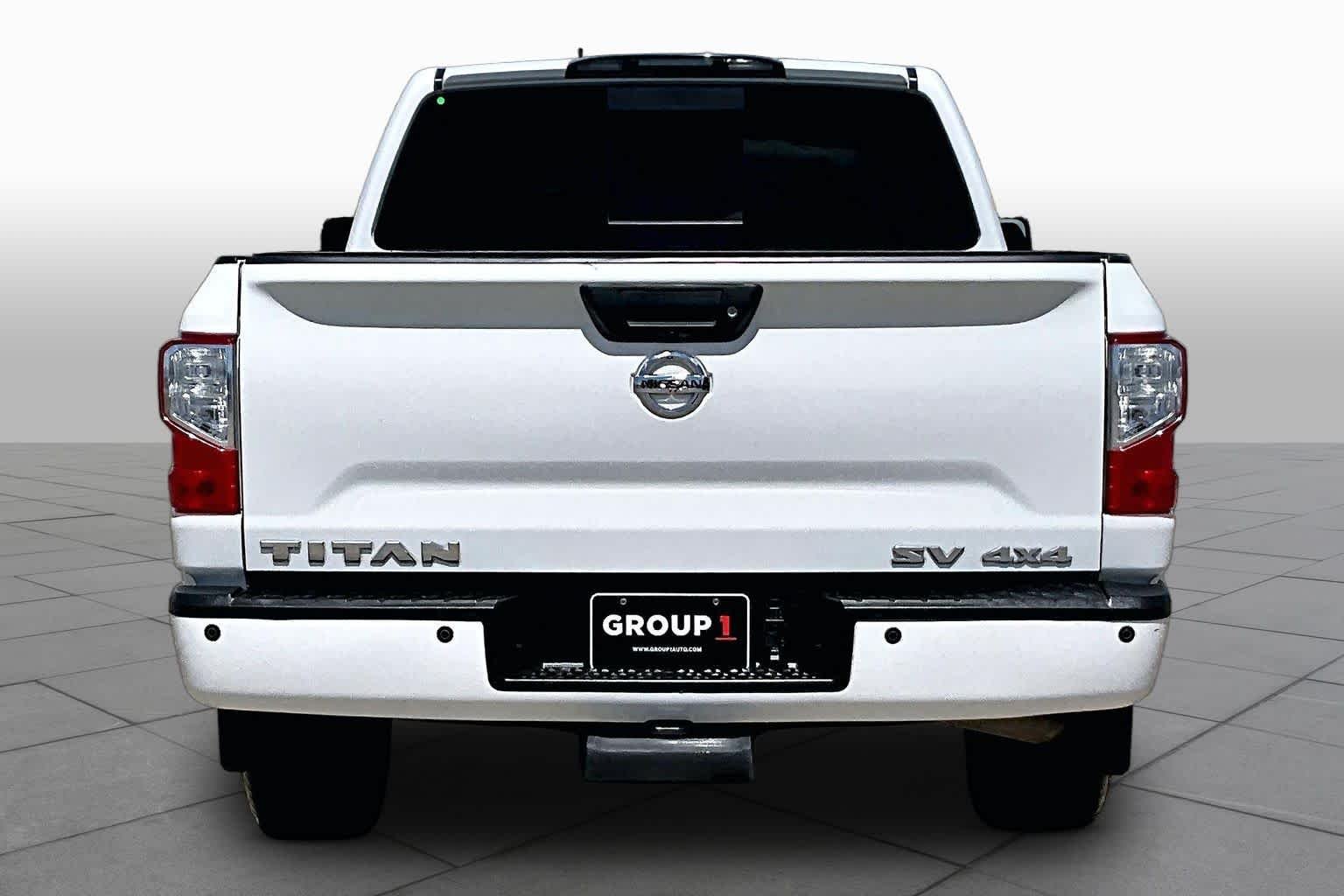 Used 2018 Glacier White Nissan SV image 5
