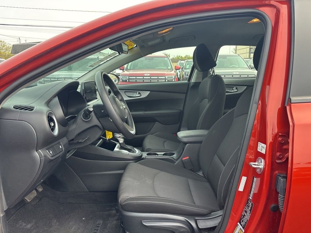 Used 2024 Red Kia LXS image 27