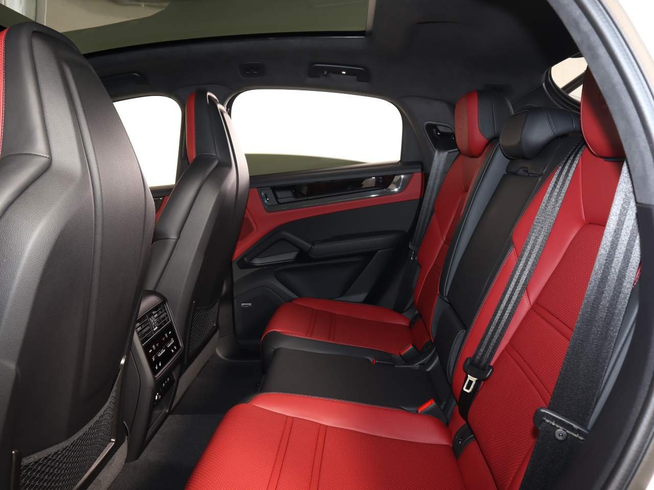 Used 2026 White Porsche GTS Coupe image 19
