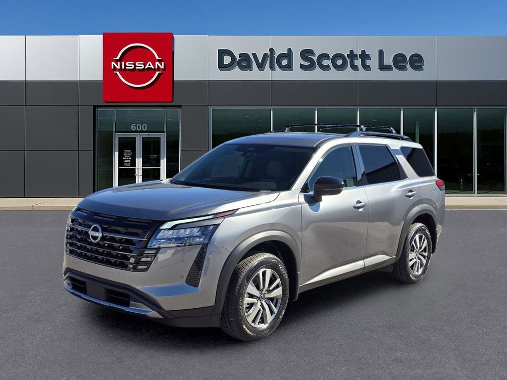 2026 Nissan Pathfinder SL 2WD's photo
