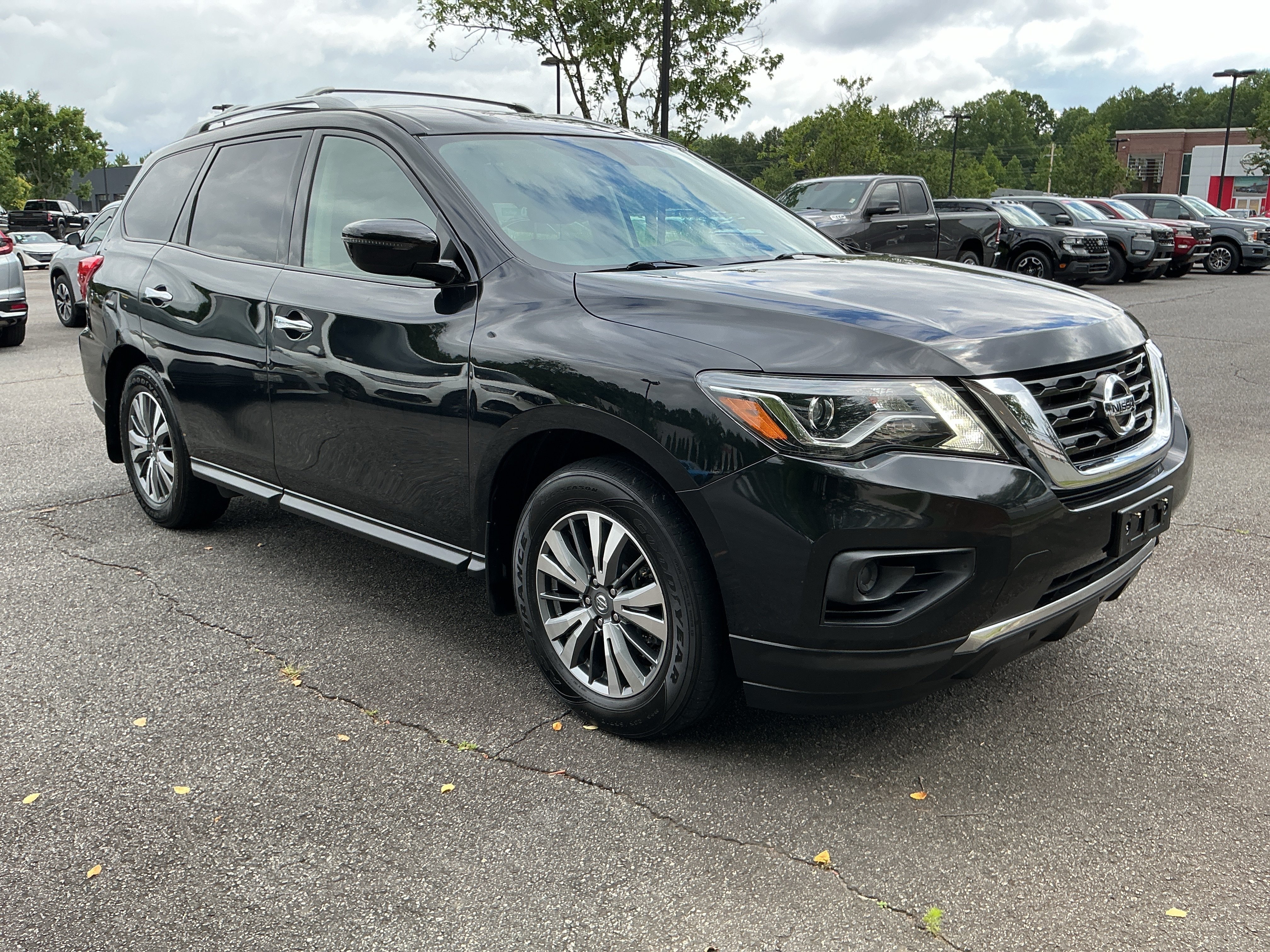 Used 2020 Magnetic Black Pearl Nissan S image 5