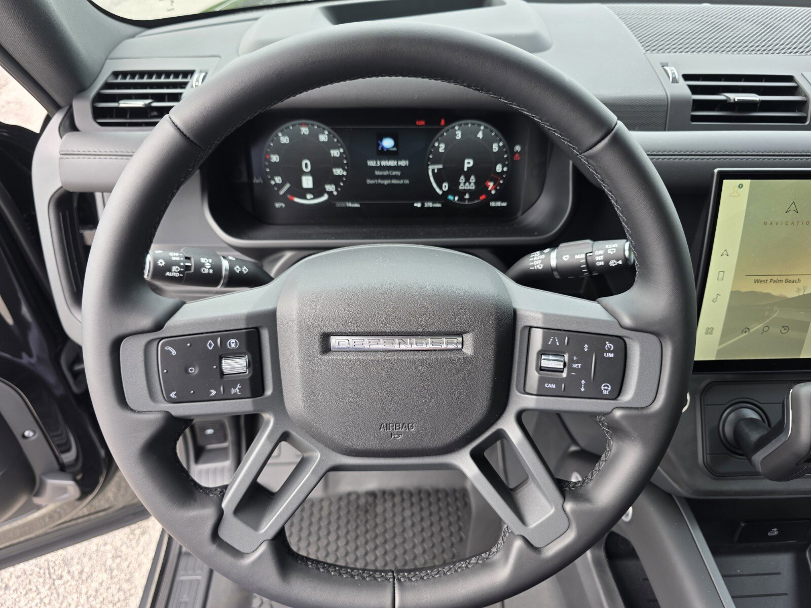 New 2026 Santorini Black Land Rover P400 X-Dynamic SE image 16