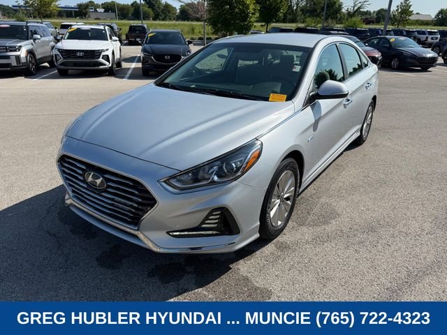 Used 2019 Silver Hyundai SE image 5