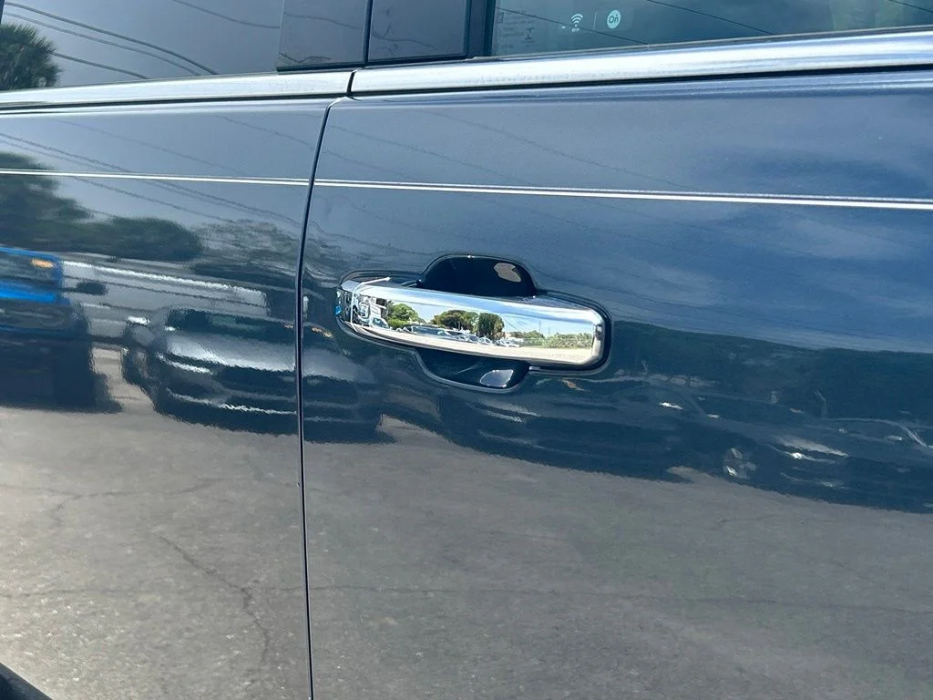 Used 2020 Dark Sky Metallic GMC Denali image 23