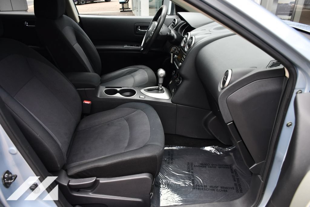 Used 2013 Frosted Steel Metallic Nissan S image 28