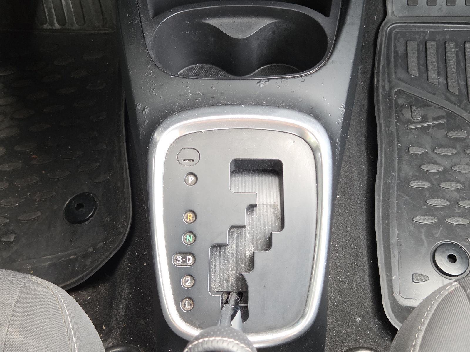 Used 2018 Ice Cap Toyota L image 31