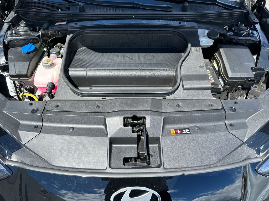 Certified Used 2023 Black Hyundai SEL image 10