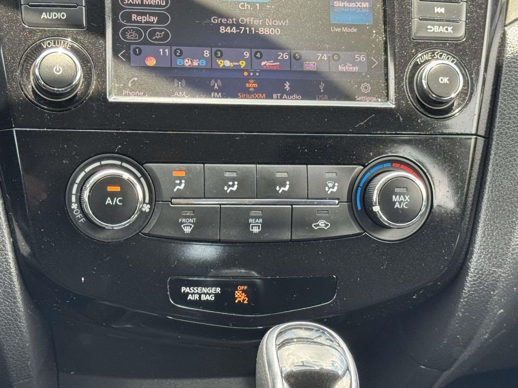 Used 2019 Silver Nissan S image 5