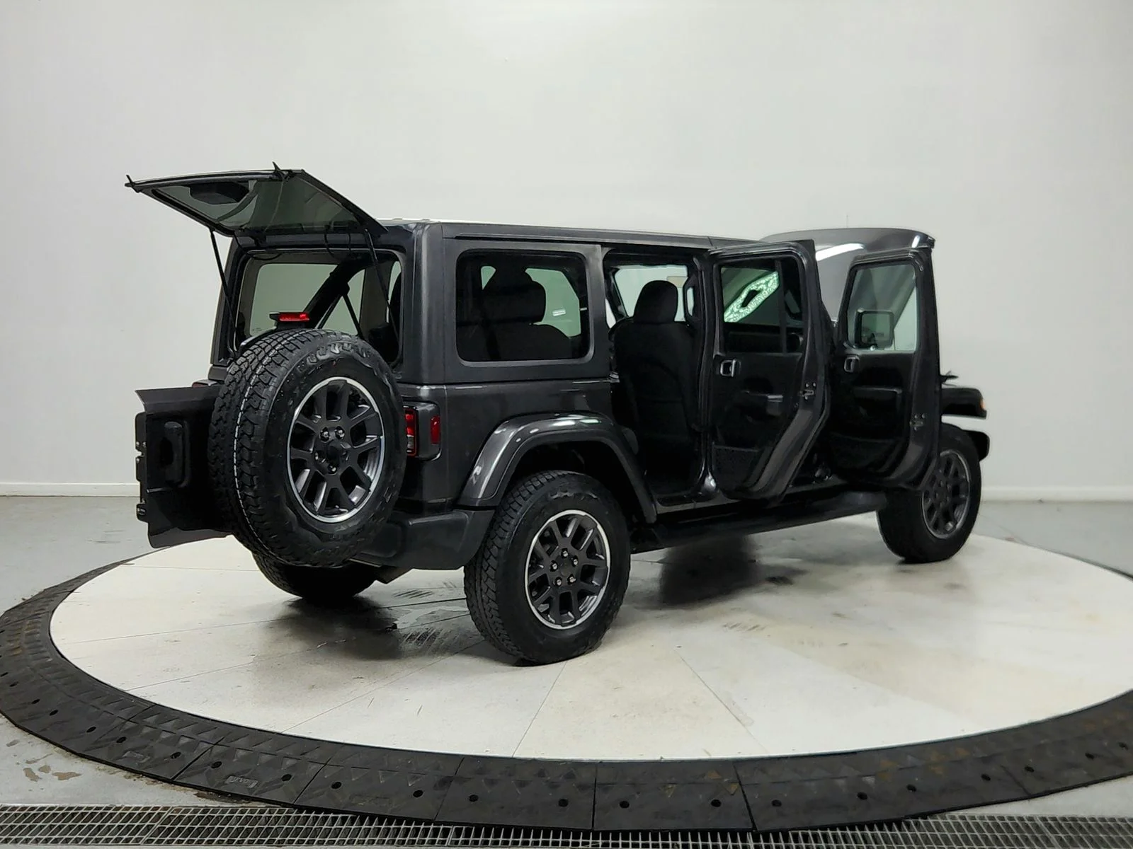 Used 2021 Gray Jeep Unlimited Sport image 16
