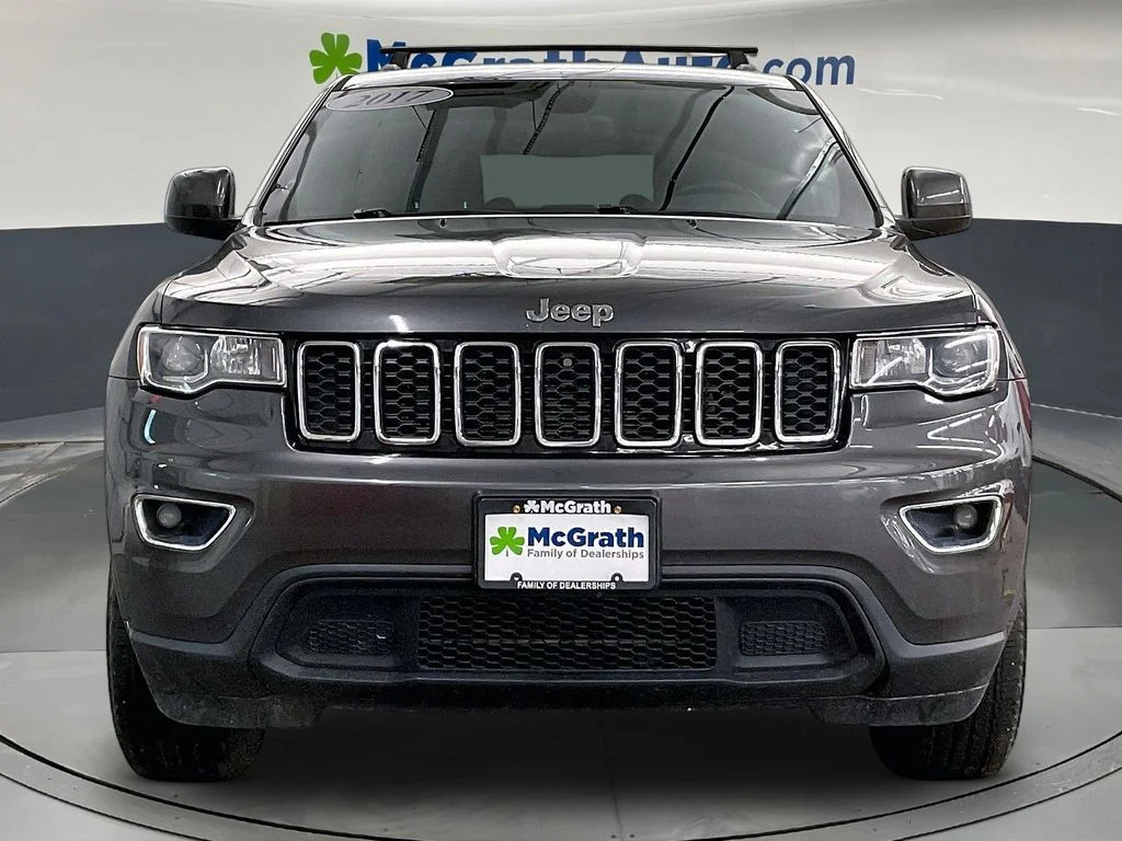 Used 2017 Gray Jeep Laredo image 5