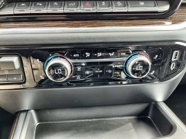 New 2026 Sterling Metallic GMC Elevation image 17