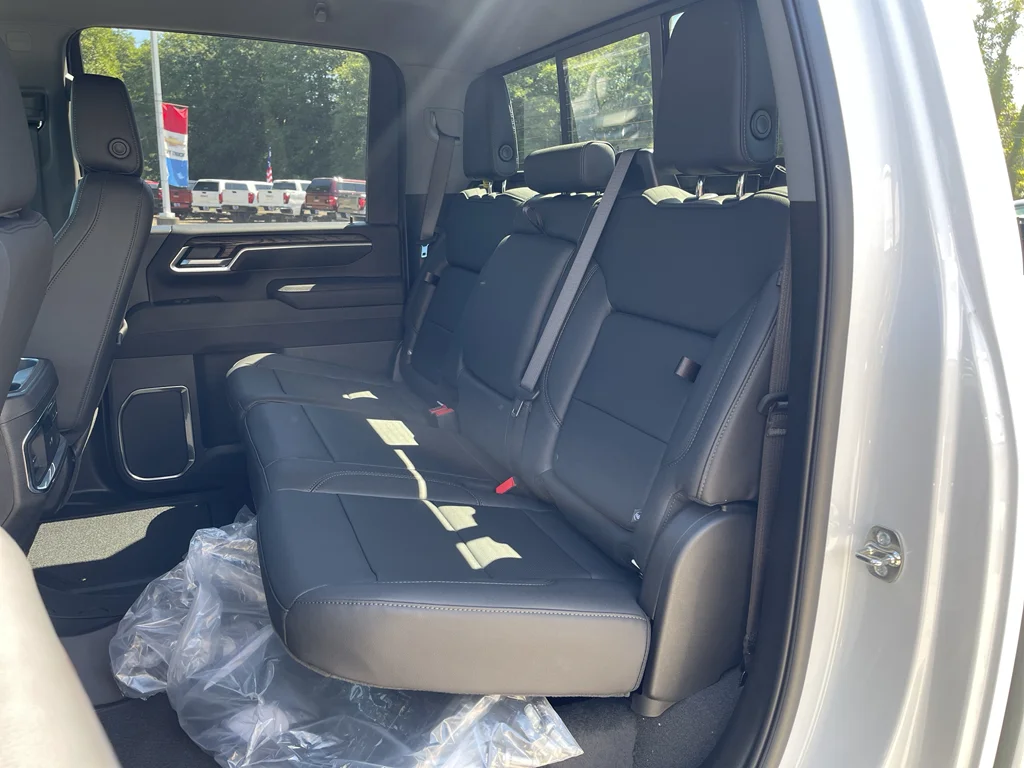 2025 GMC Sierra 3500HD SLT - Photo 35