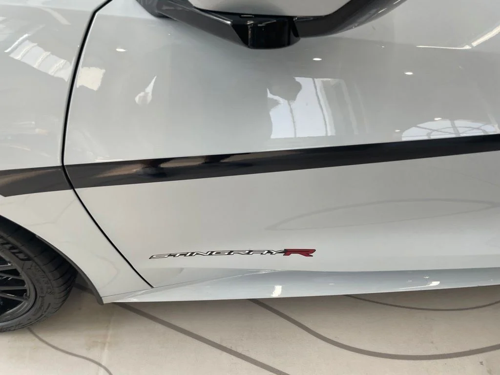 Used 2023 White Chevrolet Stingray image 20
