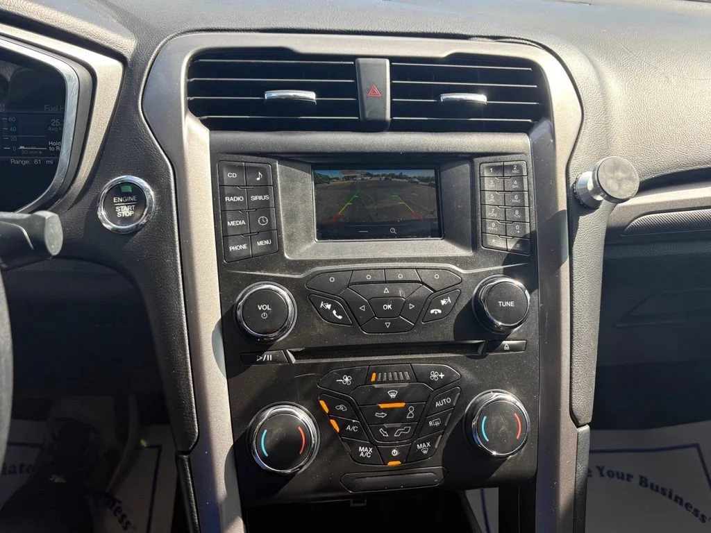 Used 2017  Ford Hybrid SE image 16