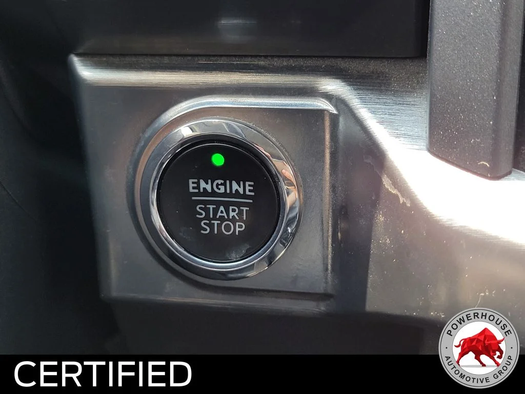Used 2023 White Ford Lariat image 34