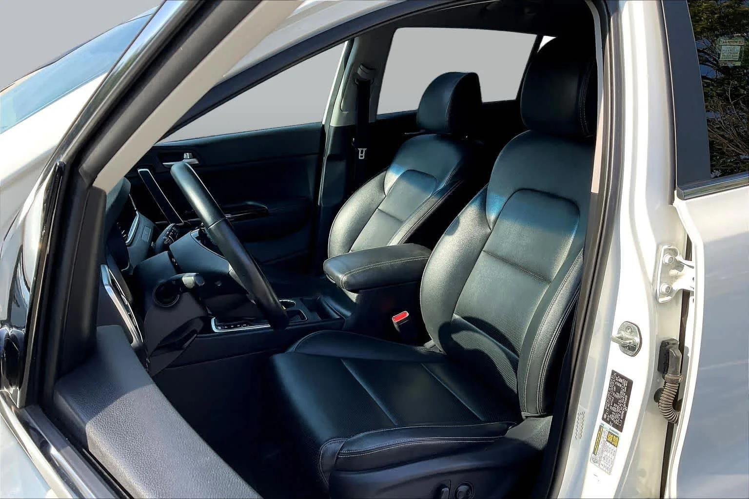Used 2021 Snow White Pearl Kia EX image 8