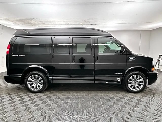 Used 2025 Onyx Black GMC Work Van image 6